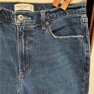 Abercrombie & Fitch The Vintage Straight High Rise Denim Jeans
